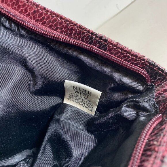 Nine West Red & Black Faux Leather Snakeskin Clutch Wristlet With Zipper Closure - Picture 6 of 9